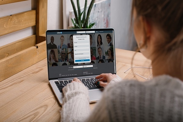 Sales Executives Use LinkedIn for Lead Generation
